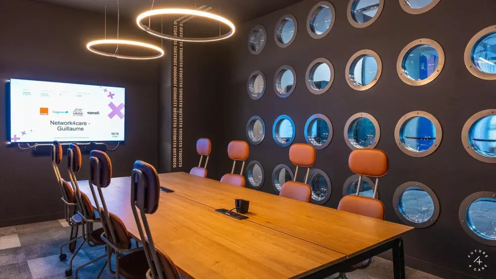 Salle de réunion 8 personnes — Future4care