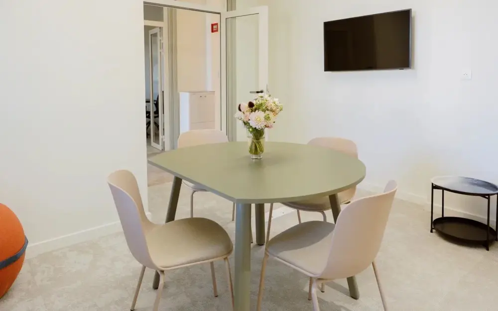 Salle de réunion Café Corsé — Omniia Turenne