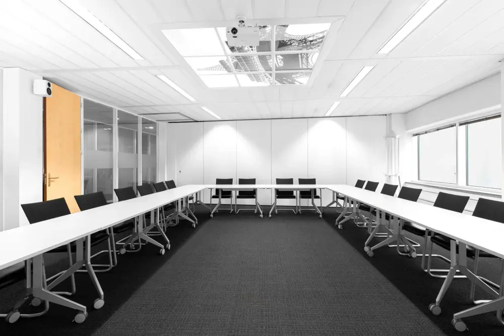 Sala MR-02 — Regus Zurich, Regus Spoom Oerlikon