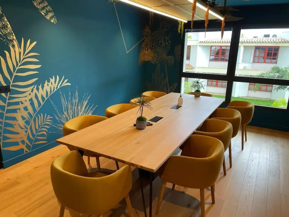 Salle de réunion 8 personnes — Pachamama Coworking