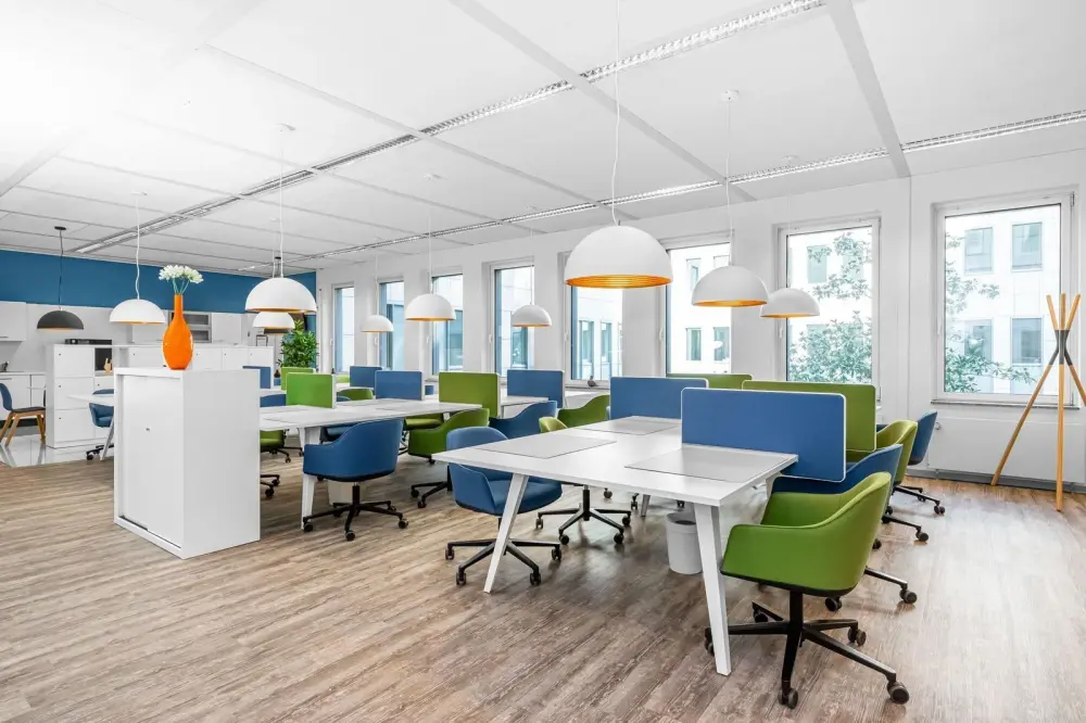 Coworking day pass — Regus LIMA, Cronos - El Derby