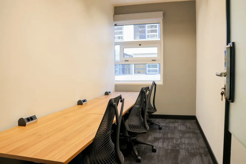 Private office for 3 people — Venture X Portugal