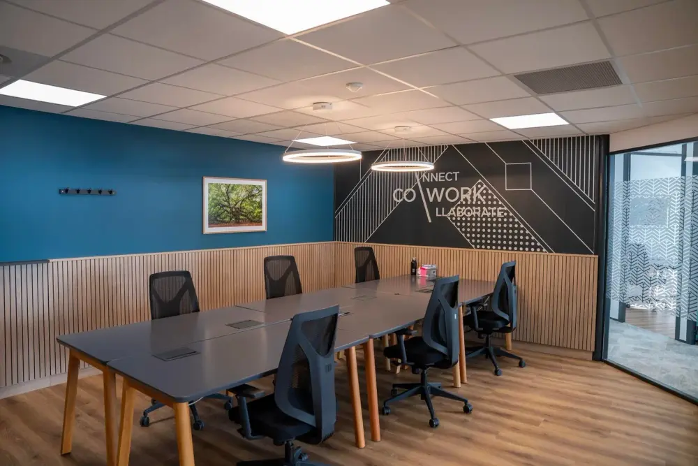 Salle 4 Personnes — Flex-O Nice Aéroport