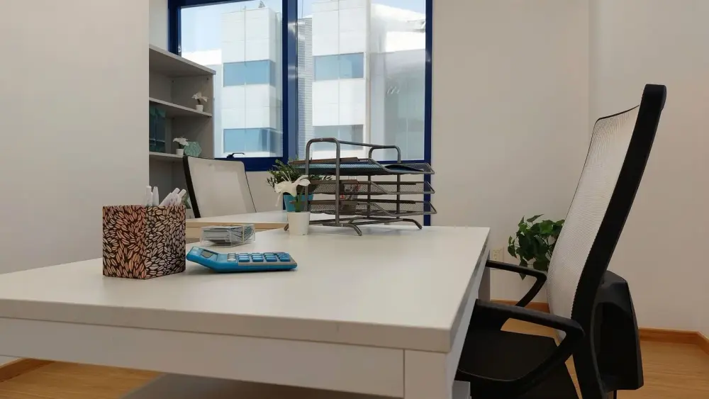 Oficina Privada 1-2 personas interior — Inn Offices Torneo