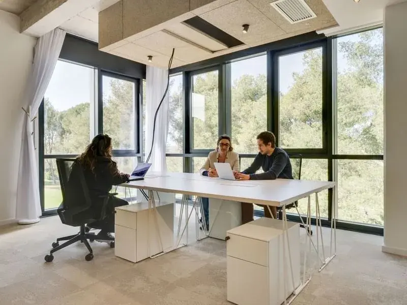 Accès Bureau privatif 4 personnes — Newton Offices Golf des Milles