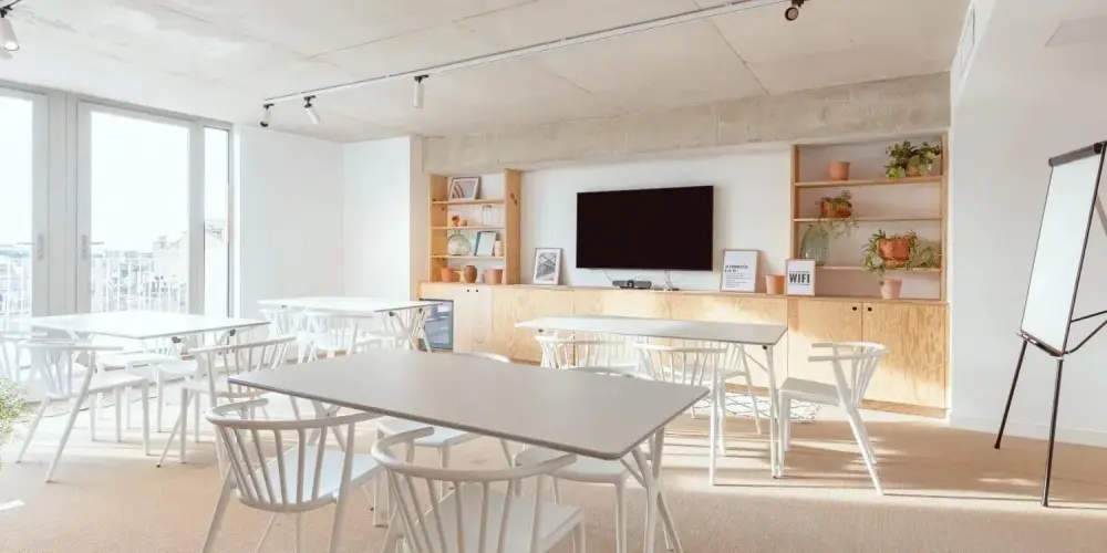 The Large Room — The Babel Community Vieux Port