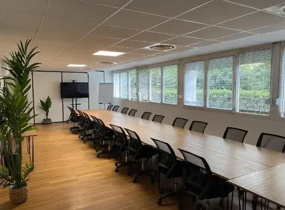 Salle 20 personnes — Bureaux & Co Bellegarde