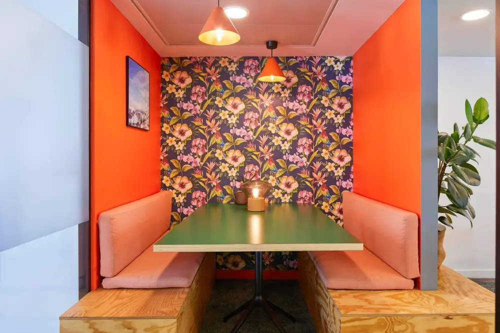 Accès Coworking Open Space — Wojo Champs-Elysées