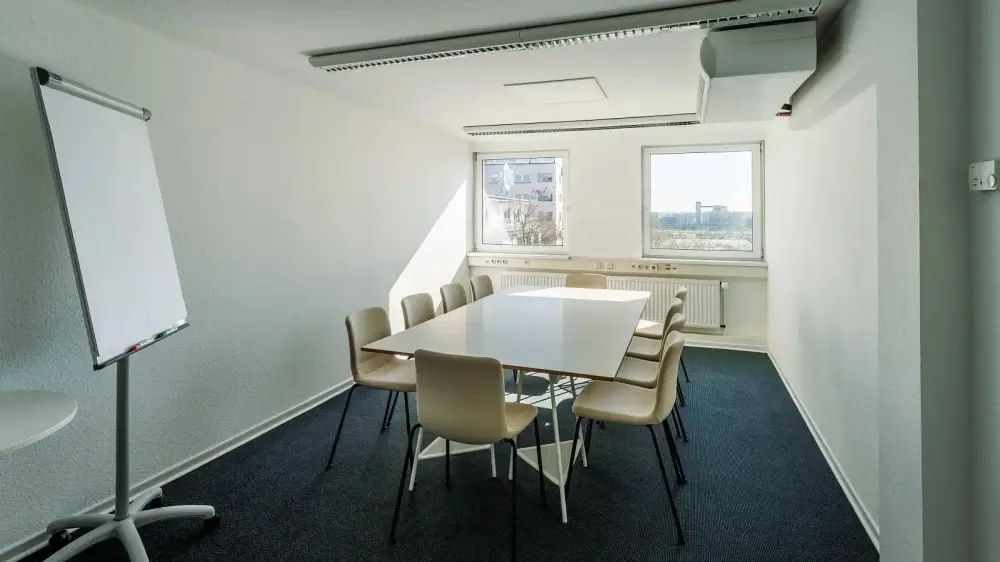 Meetingraum Dock 1 — Collective.Ruhr Duisbourg-Ruhrort
