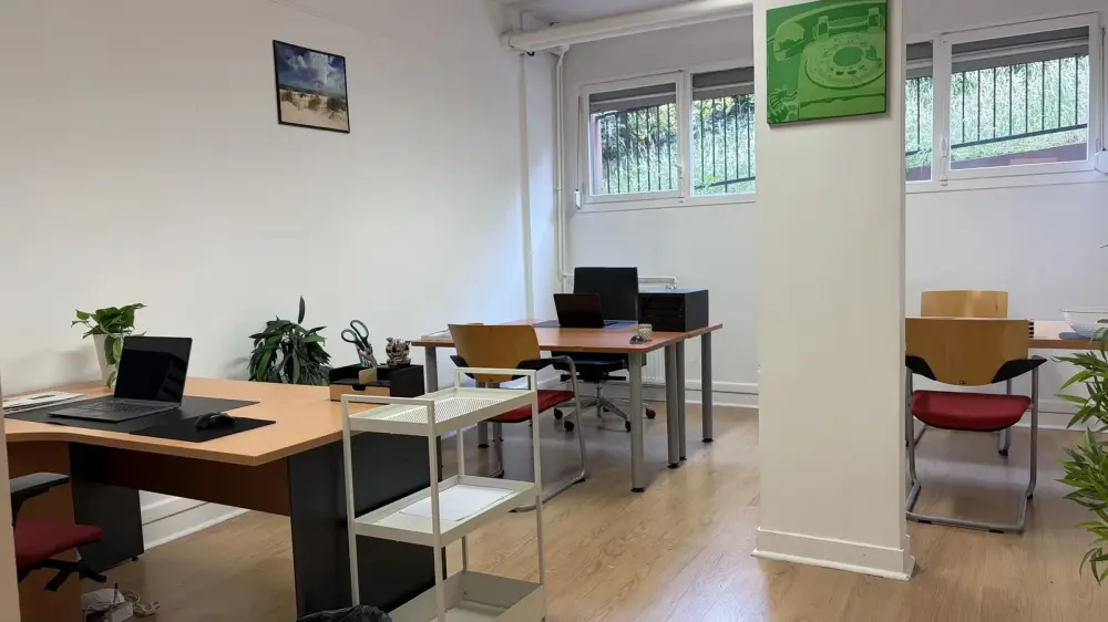 BUREAU PRIVATIF DE 21m² - 21.05 — Facility Center