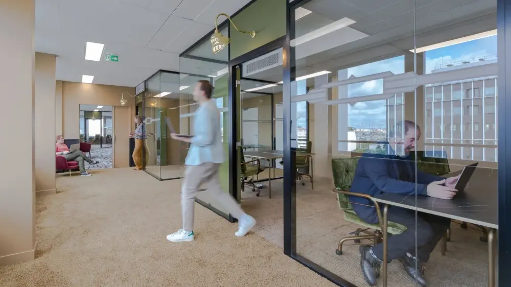 Bureau privatif 4 personnes — Now Connected SMARTPARC