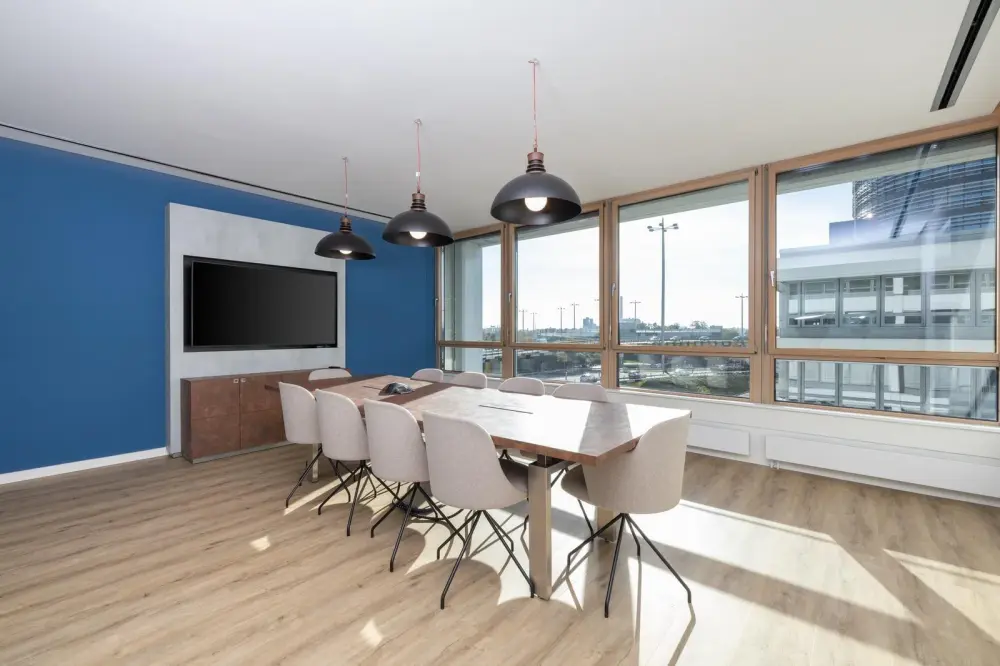Room MR-501 — Regus IN, Indianapolis - E Washington Street