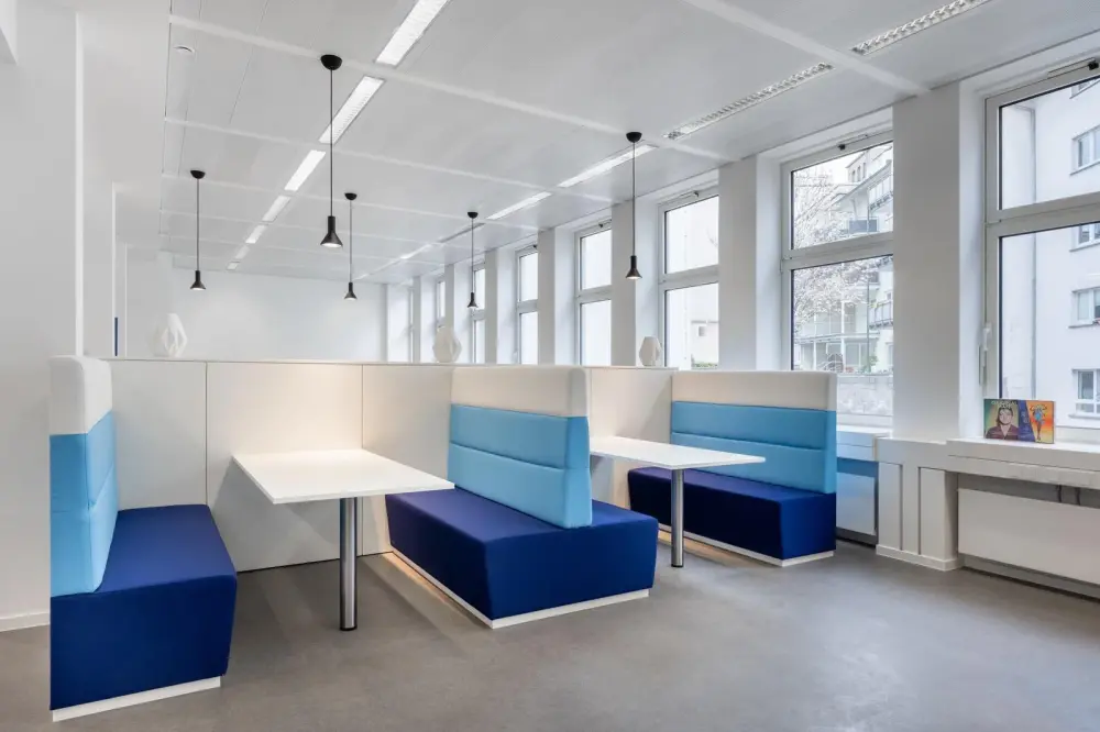 عمل مشترك يومي — Regus Oran, Cintra