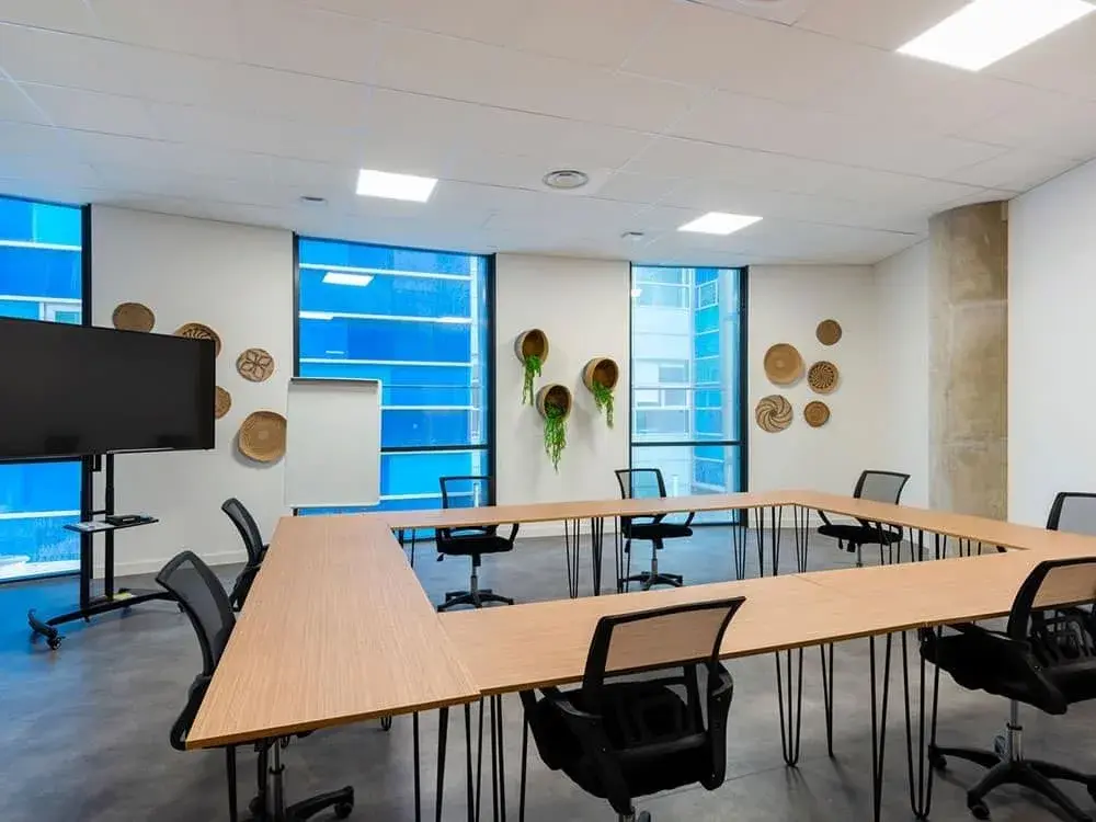Salle 20 personnes — Bureaux & Co Le Galet