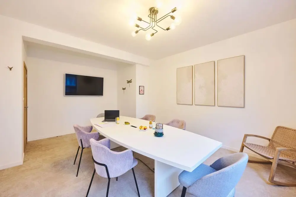 Salle de Réunion Rainbow — Burotel Bruxelles