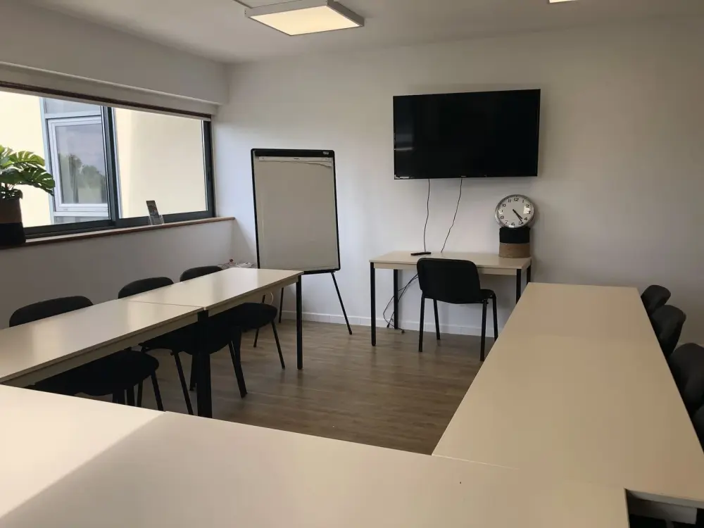 Salle de réunion 25m2 (SR2) — Centre d'affaires Economis