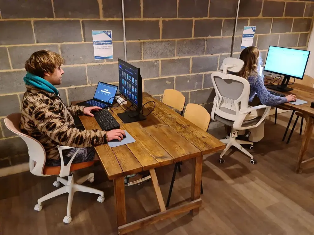 Hot Desk - Unlimited Time — Rhino Boulder Climbing Gym