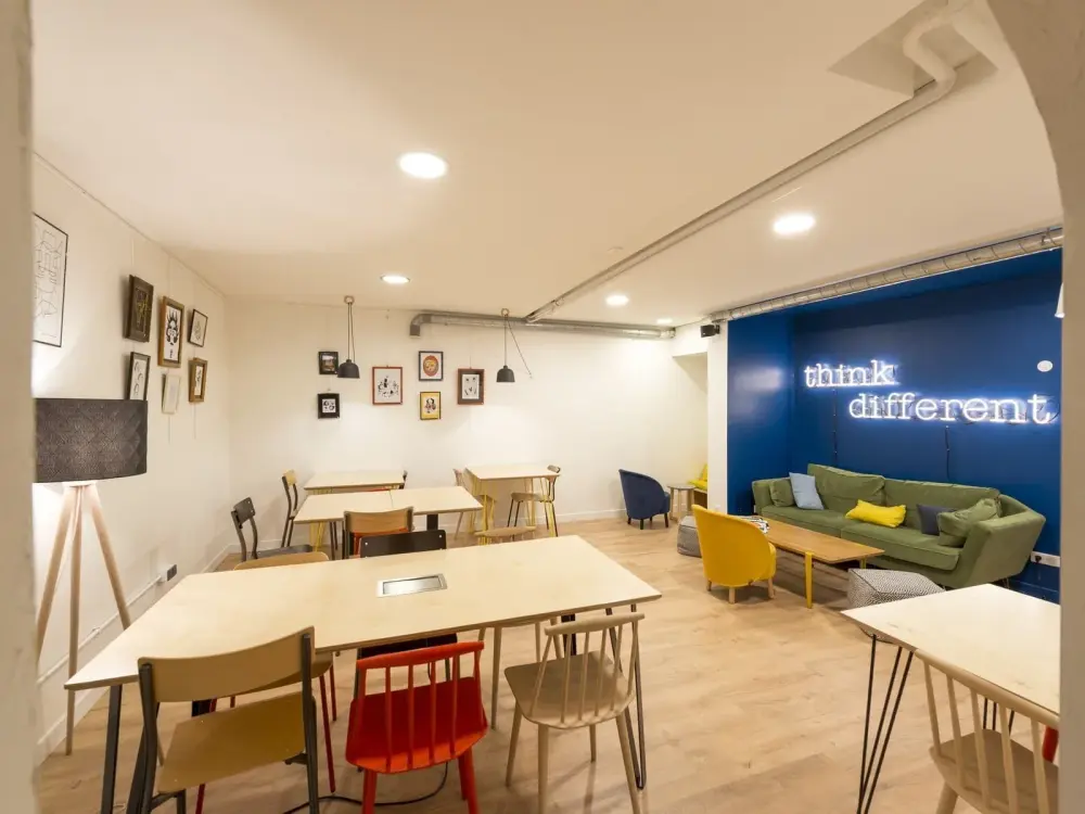 Salle Think Different — Anticafé Lyon
