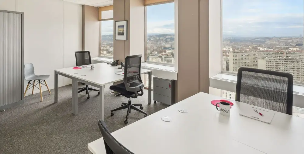 Bureau privatif 4 personnes — Buro Club Lyon Part Dieu