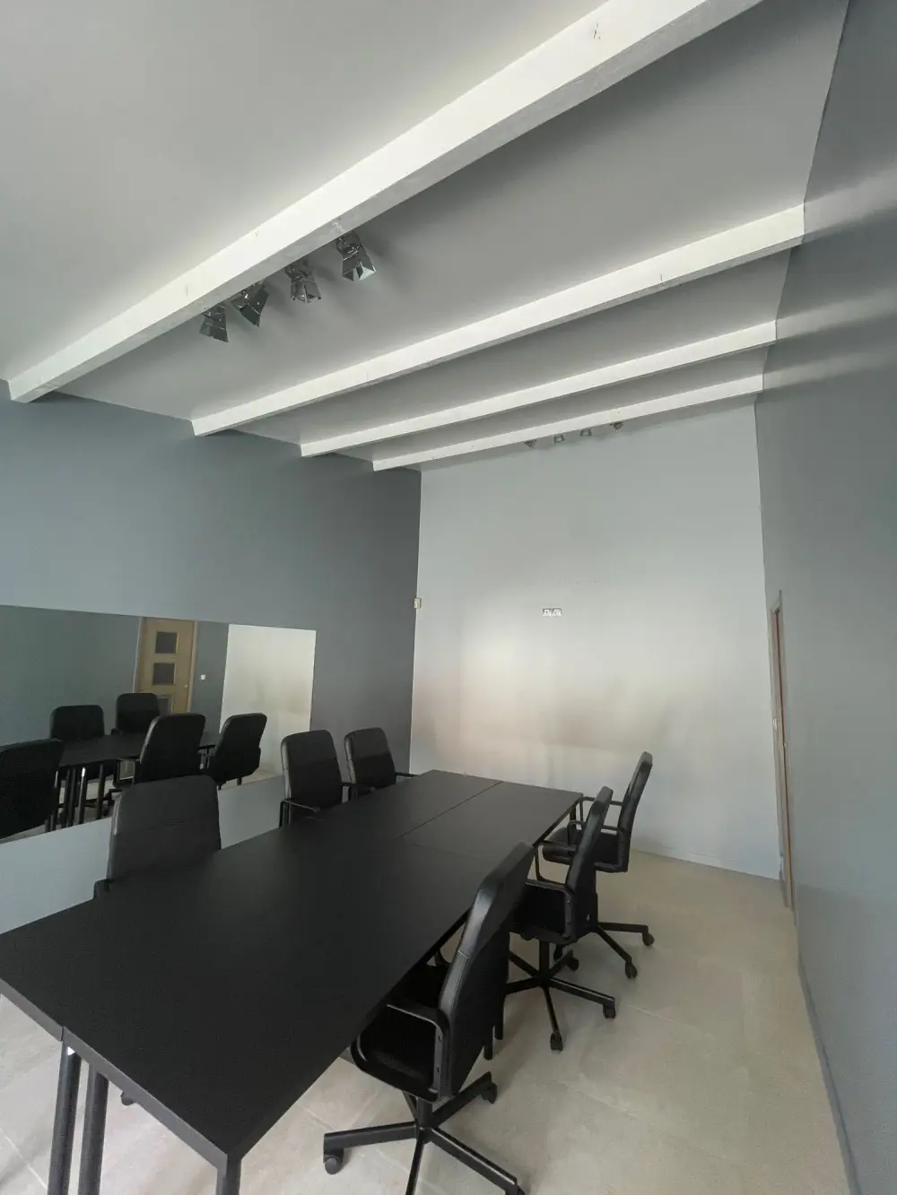 Salle de Réunion 8/10 pax — Innoasis
