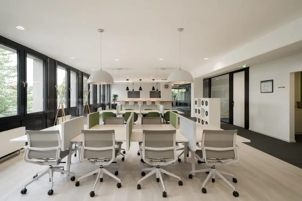 عمل مشترك يومي — Regus ALGER, Bab-Ezzouar