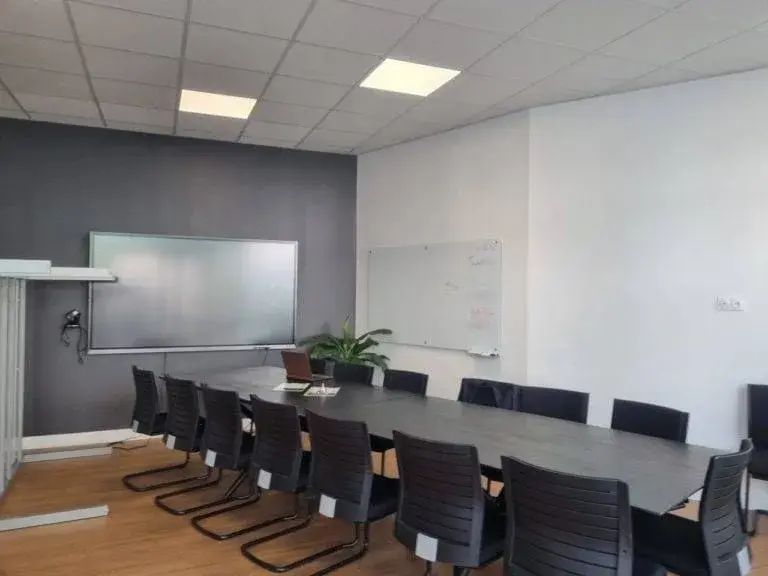 Salle de réunion de 1 à 10 personnes — Le Teepee