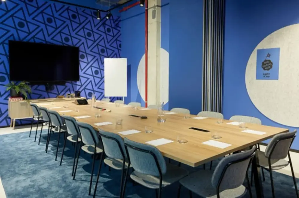 Sala de reuniones 2 — The Social Hub Coworking