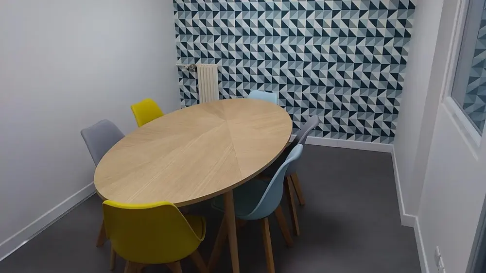 Petite Salle — Urban Desk