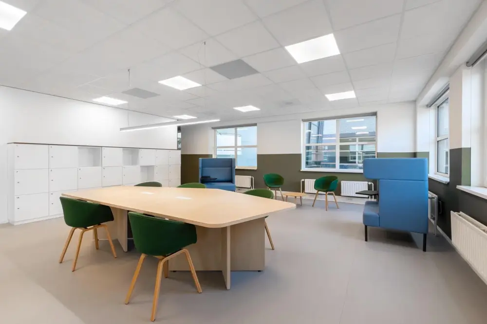 Coworking day pass — Regus BAKU, ASK Plaza