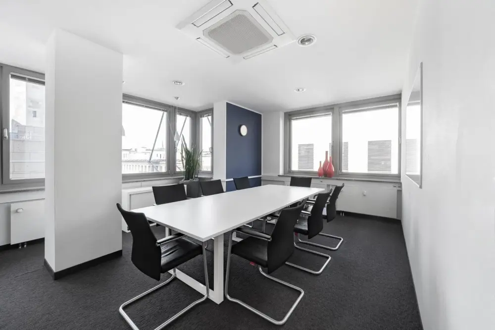 Salle MR-01 — Spaces Dubai, Spaces CommerCity