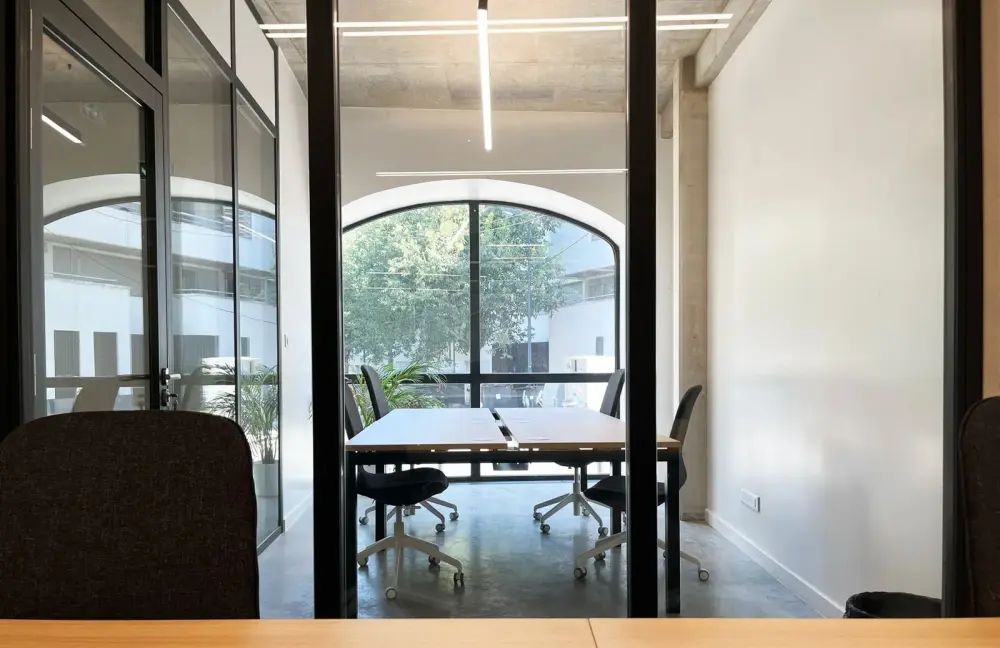 Bureau 12m2 — Le Hangar Coworking