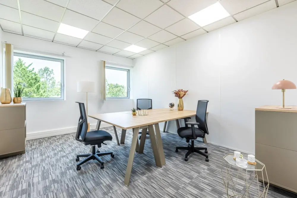 Bureau B2 pour 3 postes — B'CoWorker Pessac