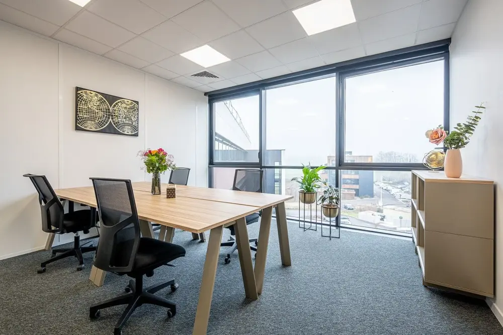 Bureau 46 /46 bis - 8 postes (45m²) — B'CoWorker Strasbourg Schiltigheim