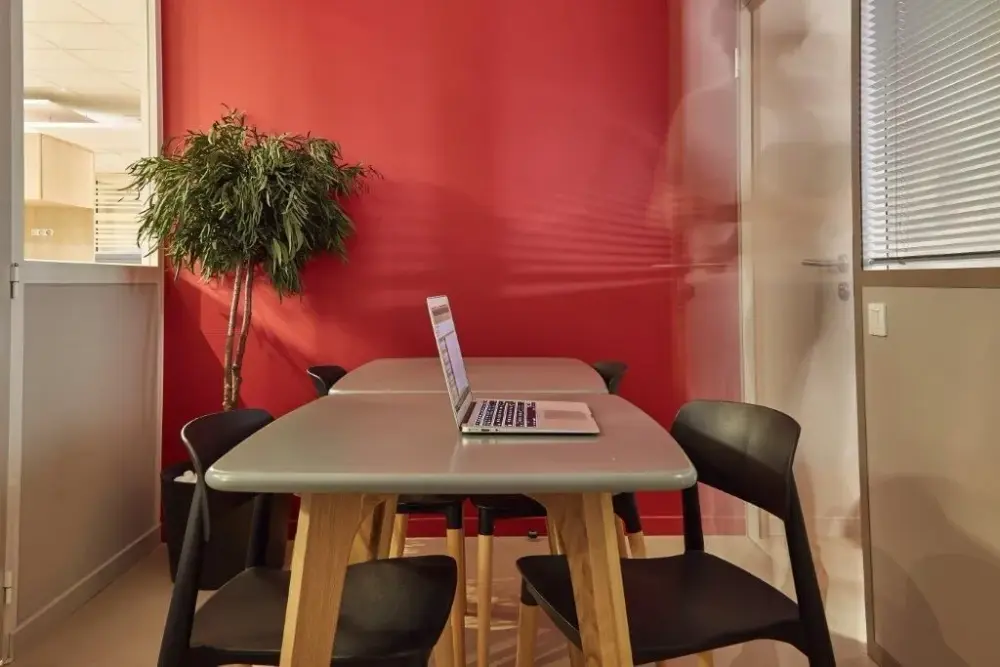 Bureau 1 à 4 personnes — Cosens Marseille