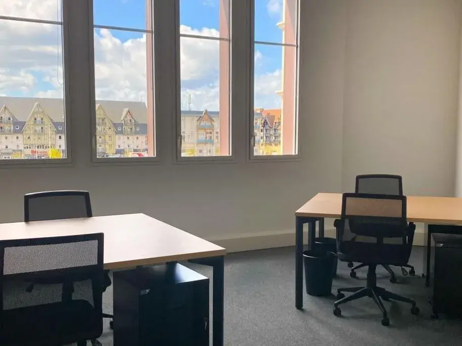 Bureau d'équipe (10 personnes) — Bureaux & Co Dardilly