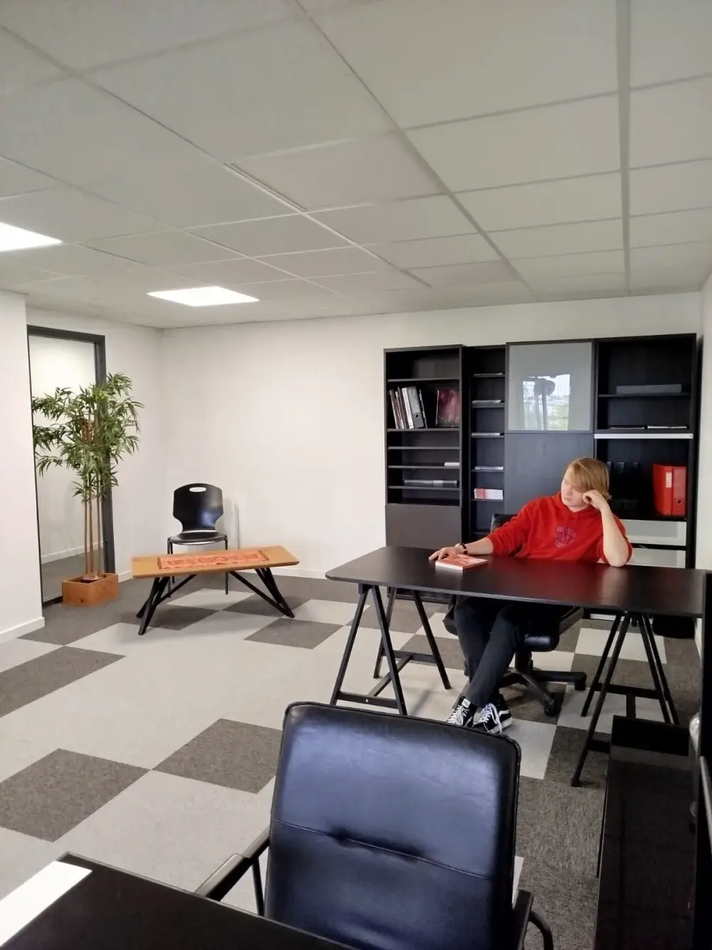 Bureau privatif 3 personnes — Pacific Coworking