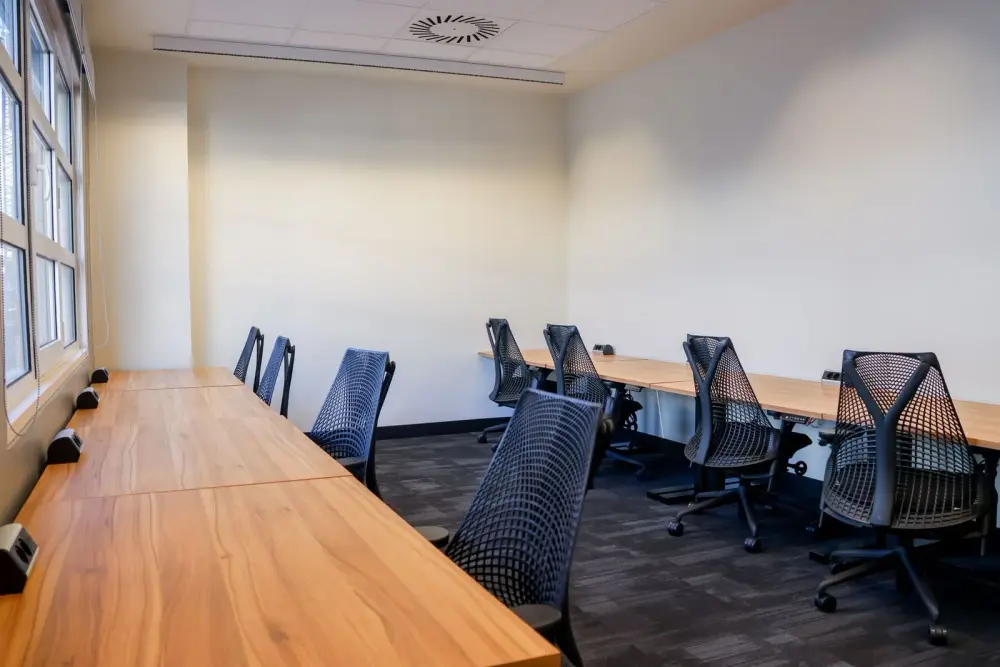 Private office for 8 people — Venture X Portugal