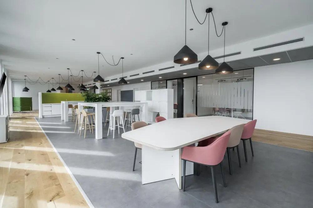 Coworking day pass — Spaces Riga, Zunda Towers