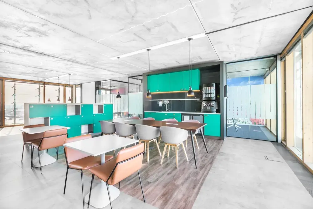 Coworking day pass — Spaces Lima, Spaces JDA700