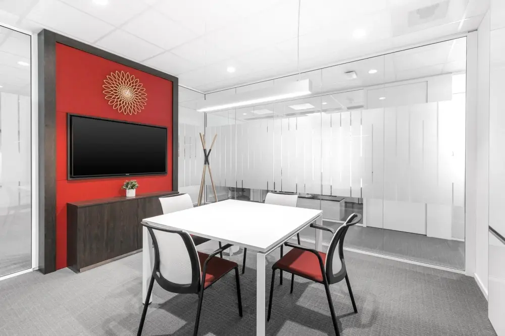 Room MR-301 — Spaces Asuncion, Perseverancia