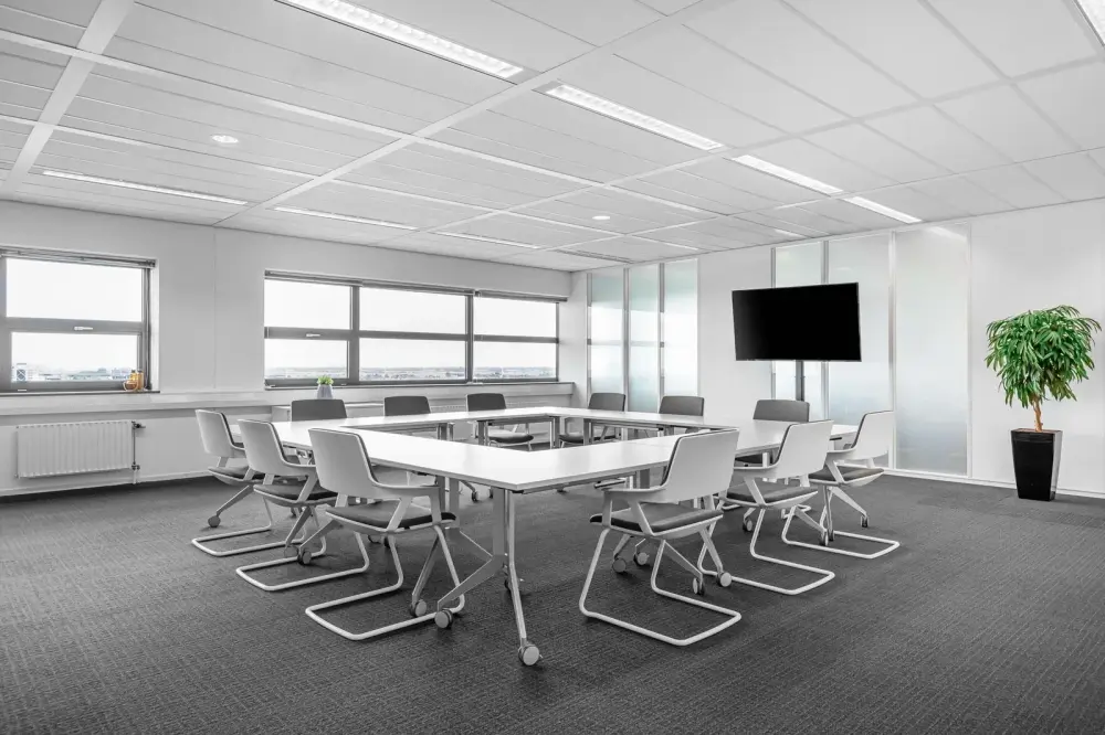 Raum MR-112 — Signature, Kleber