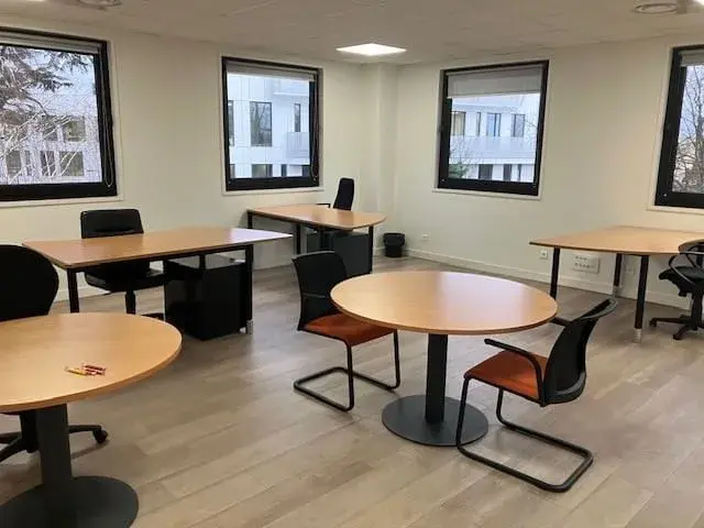 COWORKING — Prestaburo Limonest