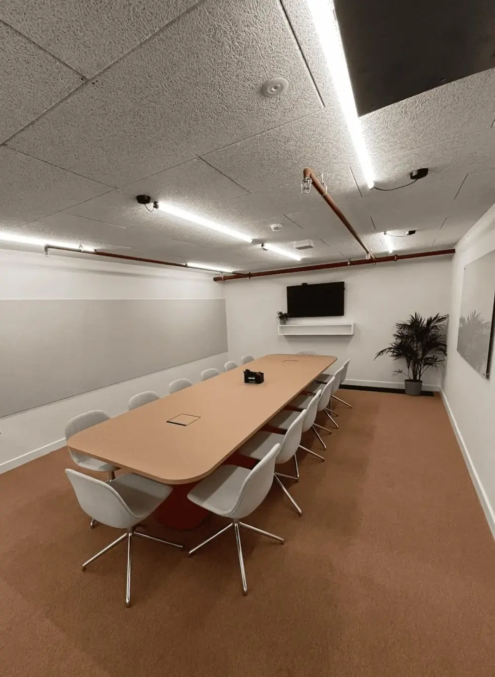 Meeting Room 4 — Kindling with Oneder