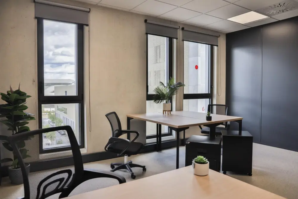 Bureau privatif 2 personnes — Bureaux & Co Le César Pierresvives