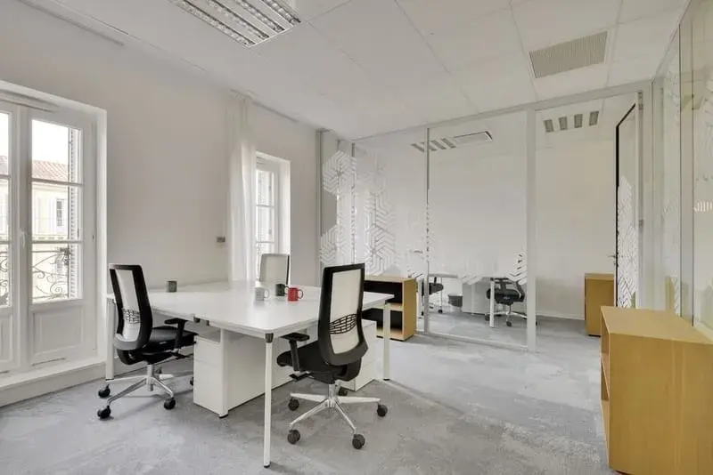 Accès Bureau privatif 3 personnes — Newton Offices Joliette