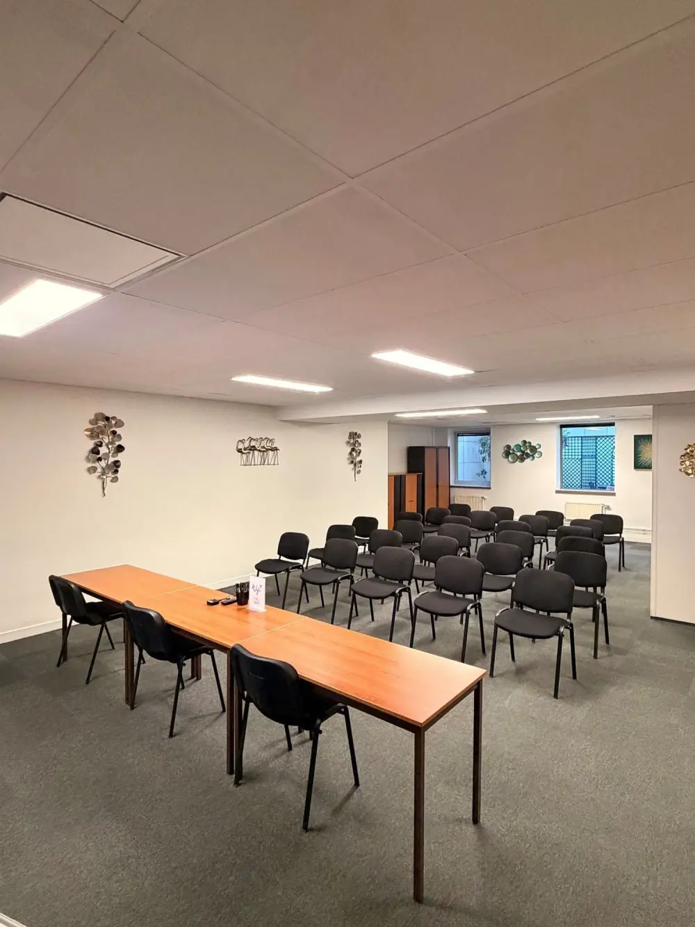 Salle de réunion 60 personnes — Buro Club Paris Levallois