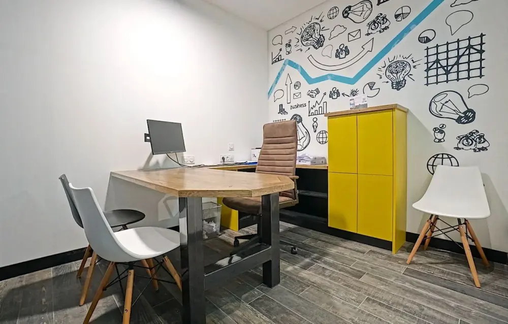 Bureau privé - 1 à 2 pers — Seven Coworking