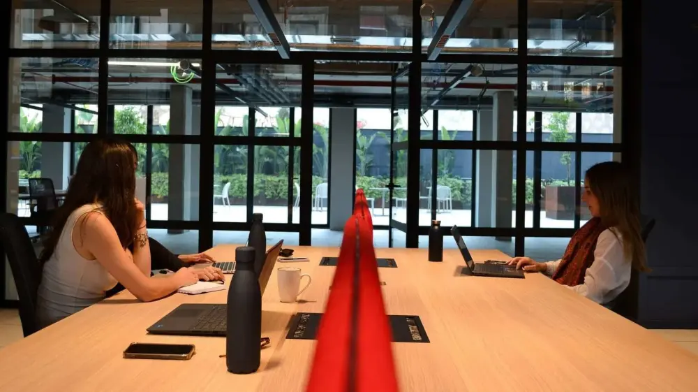 Flex Desk — La Fabrica & Co Barcelona
