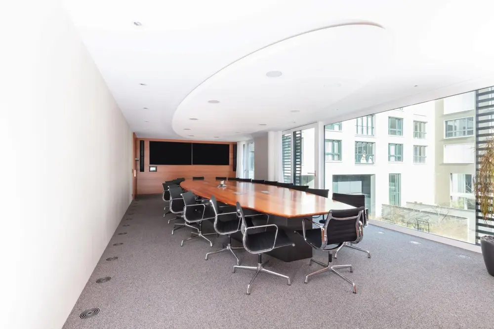 Meeting room Fljot — Regus Lake Hotel