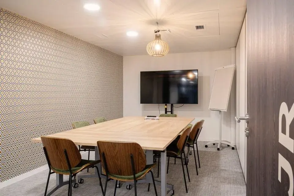 Salle de réunion JR — Mitwit Paris 14 Porte d'Orléans
